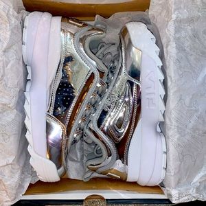 FILA DISRUPTORS ll PREMIUM METALLIC SILVER SNEAKER